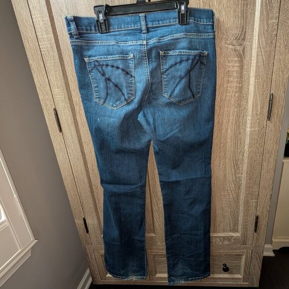 *3 FOR $9* New York & Co NY&C Low Rise Boot Cut Bootcut Leg Fit Medium Wash Jean - Picture 3 of 4